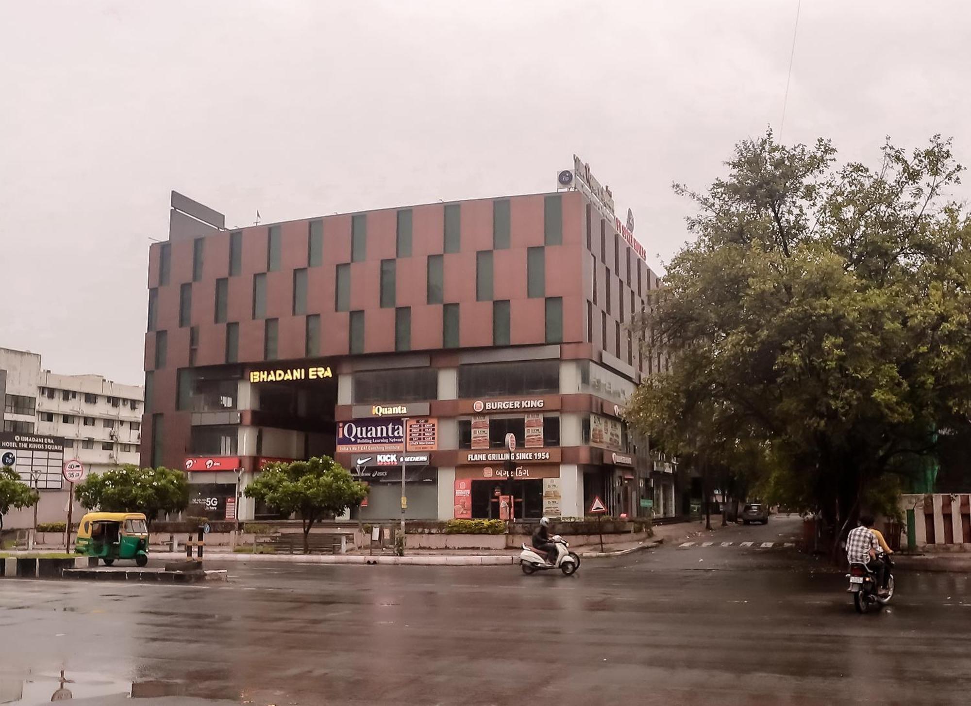 Zip By Spree Hotels Surat Exterior foto